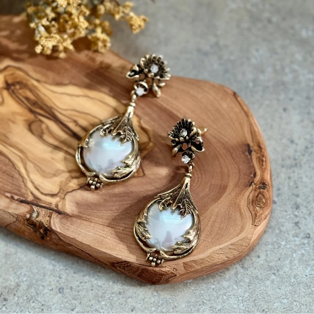 💖4/$30 New Elegant Gold and Cream Drop Earrings - Picture 5 of 6